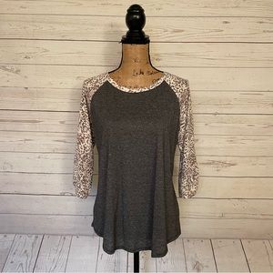 Maurices 24/7 Top - size Lg